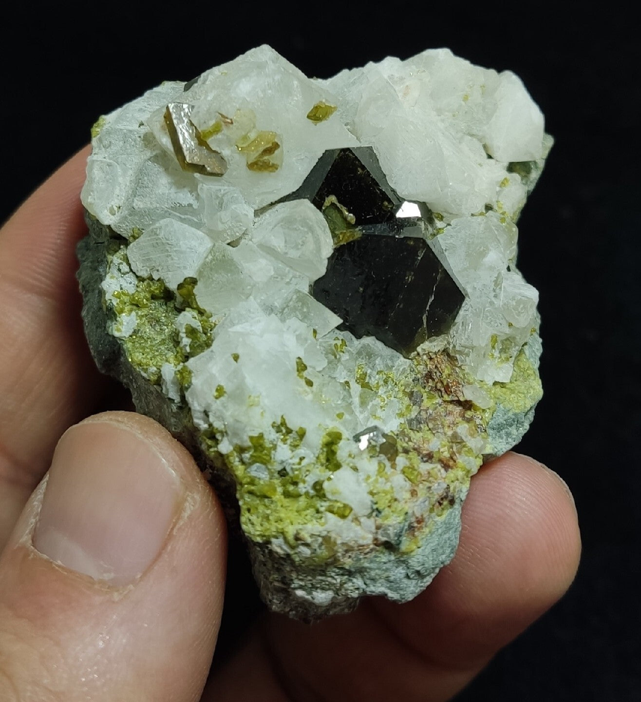 Andradite garnets on matrix with epidote and calcite 91 grams
