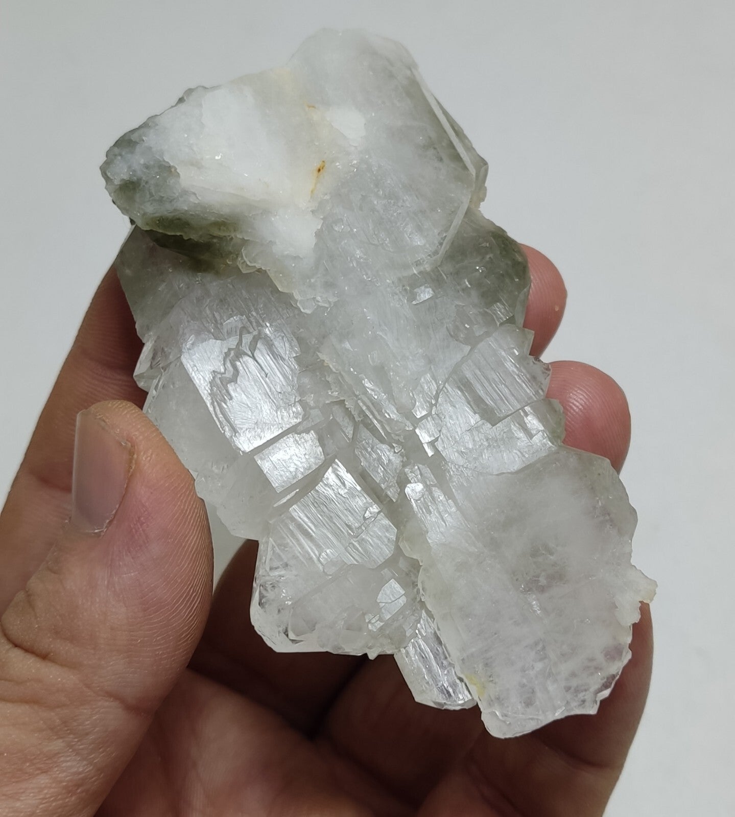 An Aesthetic Natural terminated quartz with Chlorite inclusions 108 grams