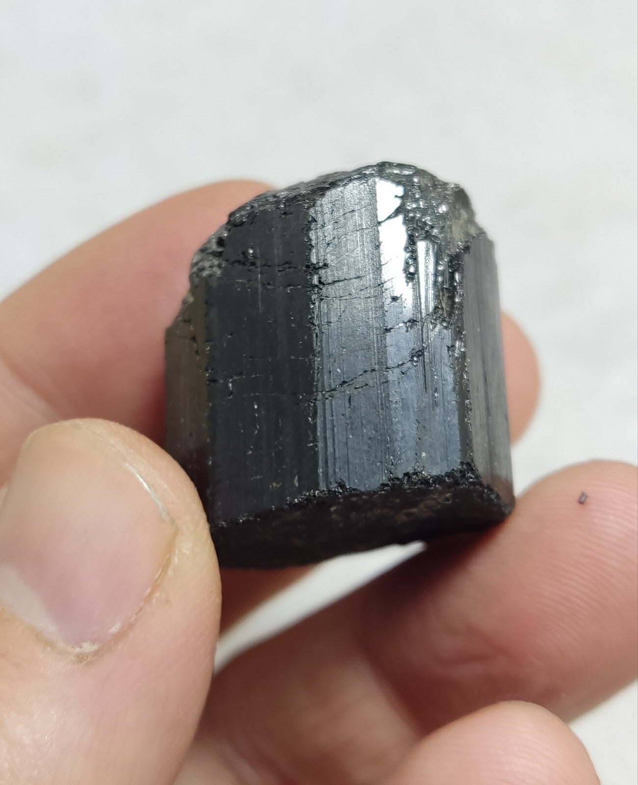 An amazing specimen of terminated black tourmaline 38 grams