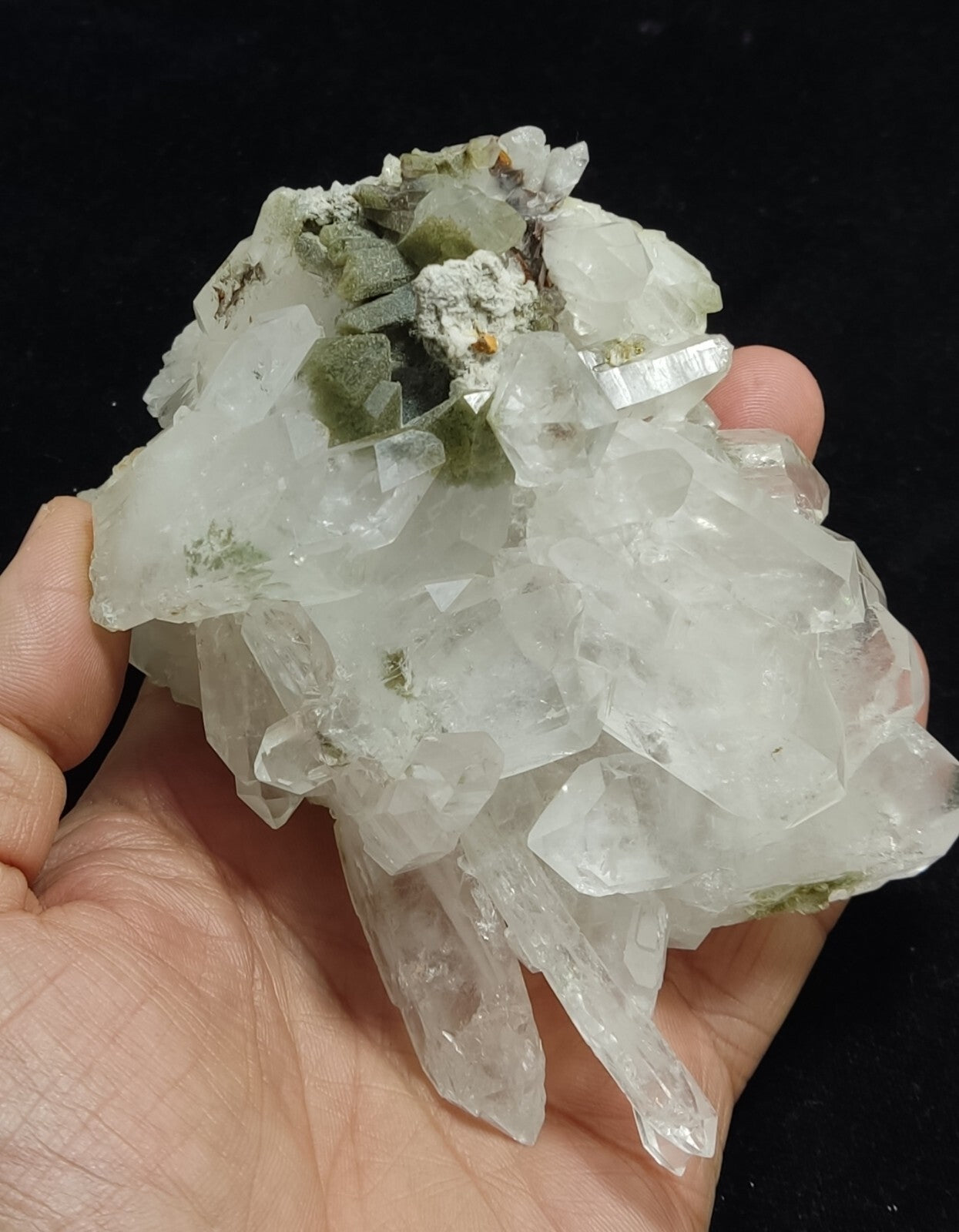 An Aesthetic large terminated Quartz cluster with chlorite inclusions 495 grams