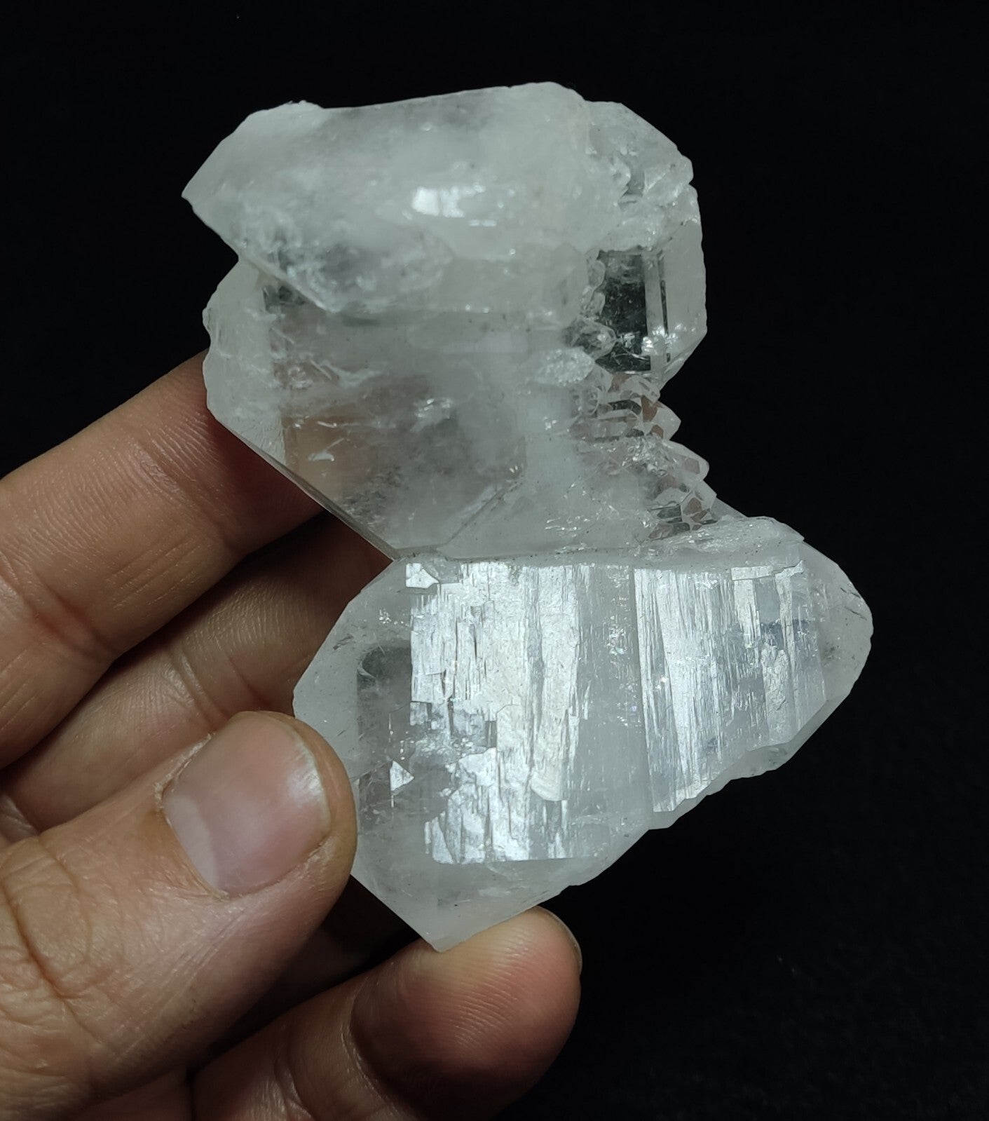 An Aesthetic terminated specimen of faden Quartz cluster 109 grams