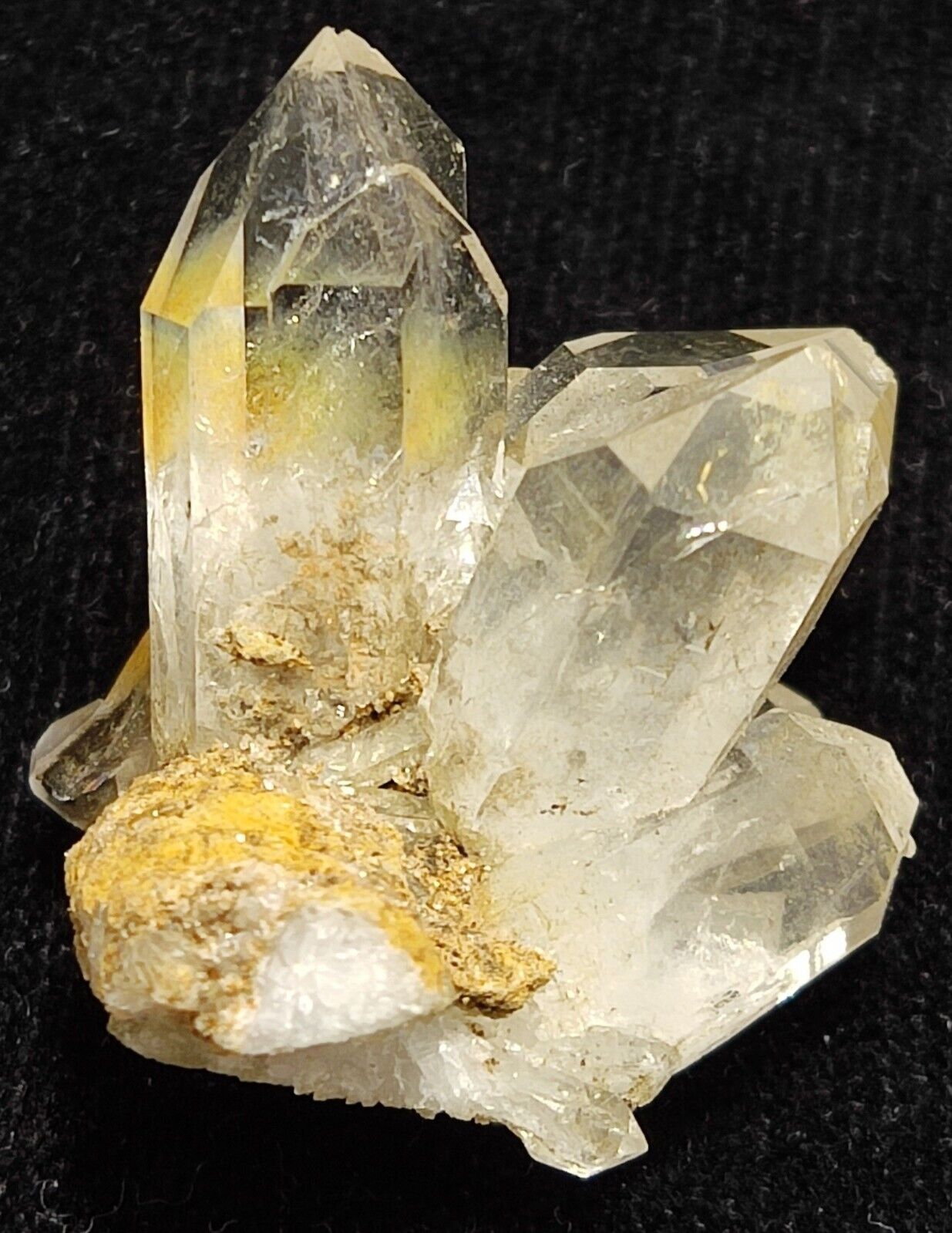 A small thumbna Aesthetic Natural beautifully terminated Quartz cluster 11 grams