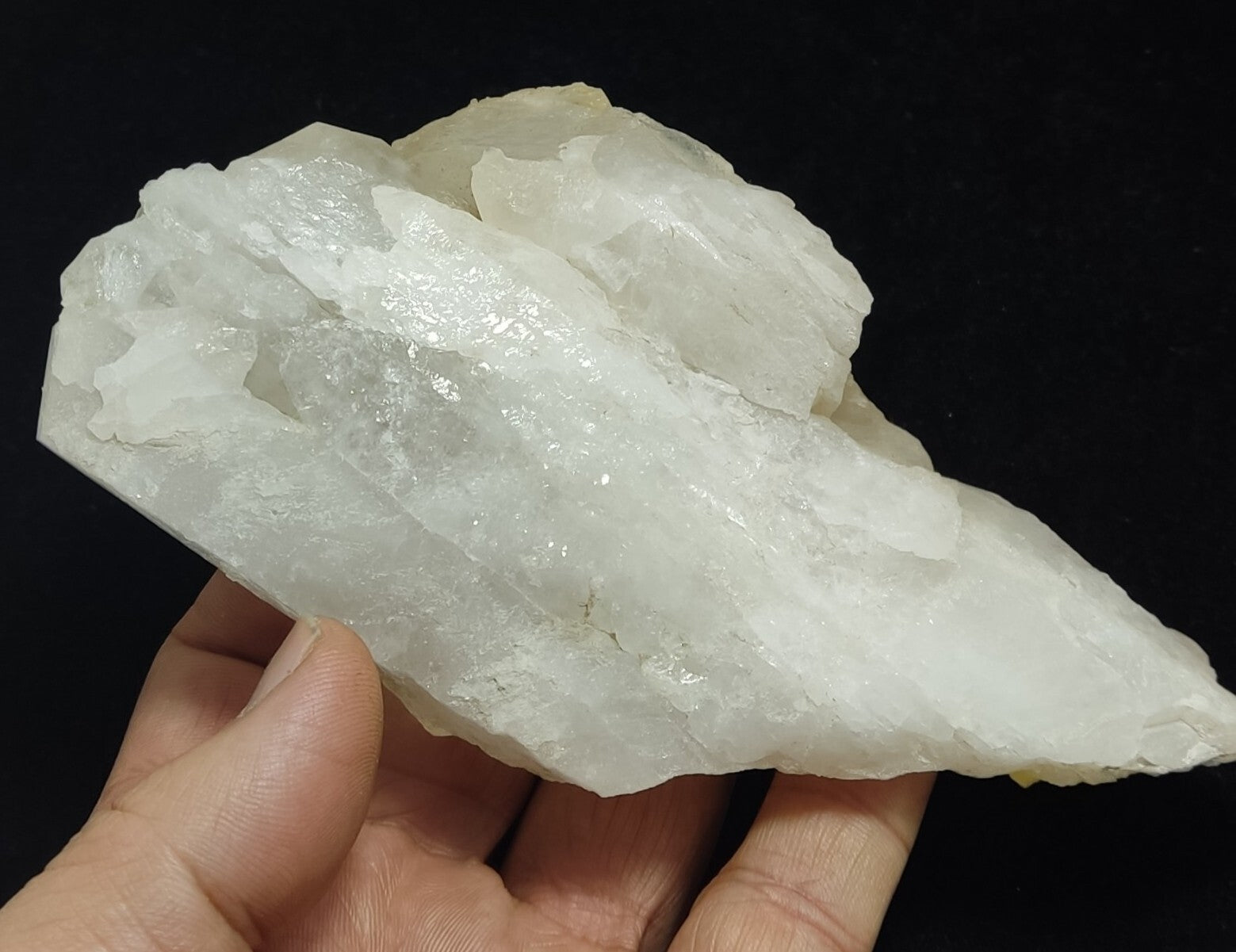 Natural beautifully terminated Quartz with Chlorite Inclusions 396 grams
