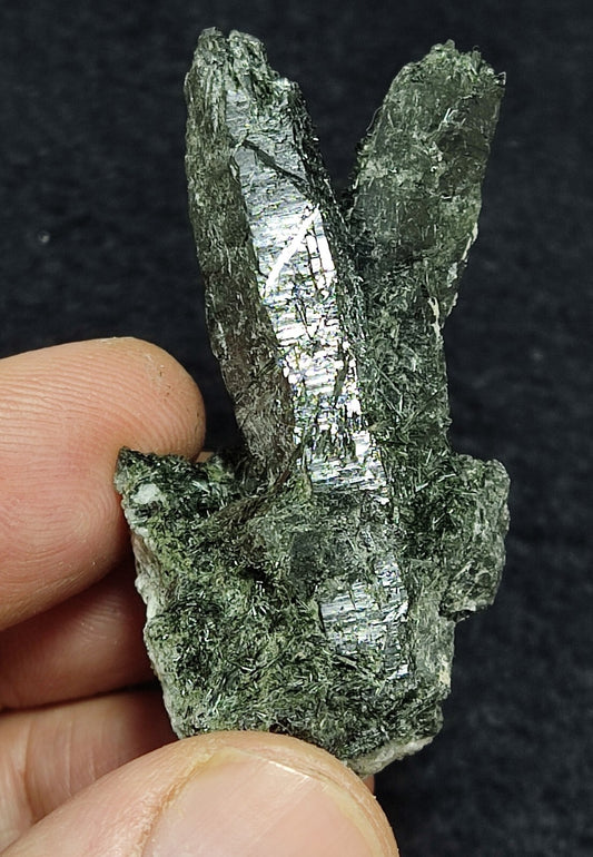 An Aesthetic Natural terminated Chlorite Quartz crystal specimen 32 grams