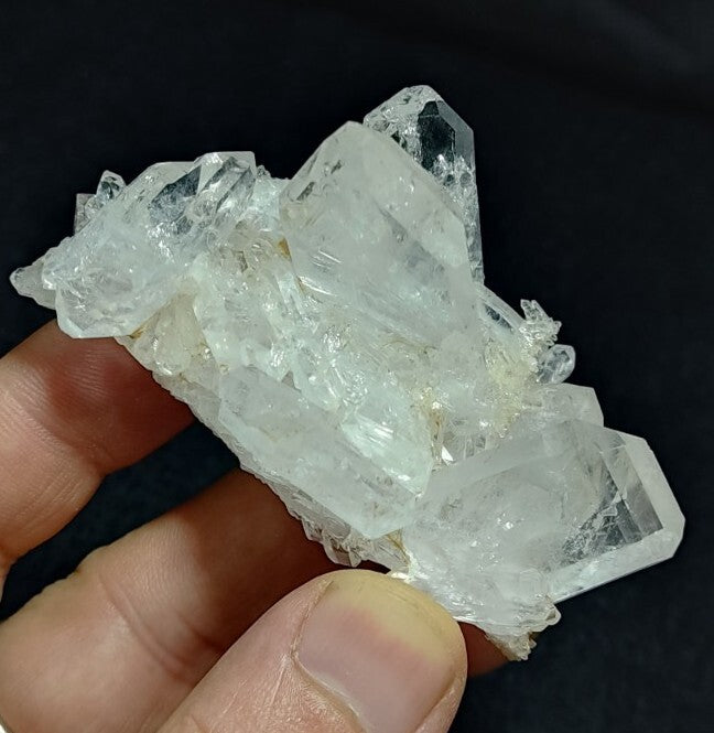 A Very Aesthetic Faden Like Quartz Cluster 80 grams