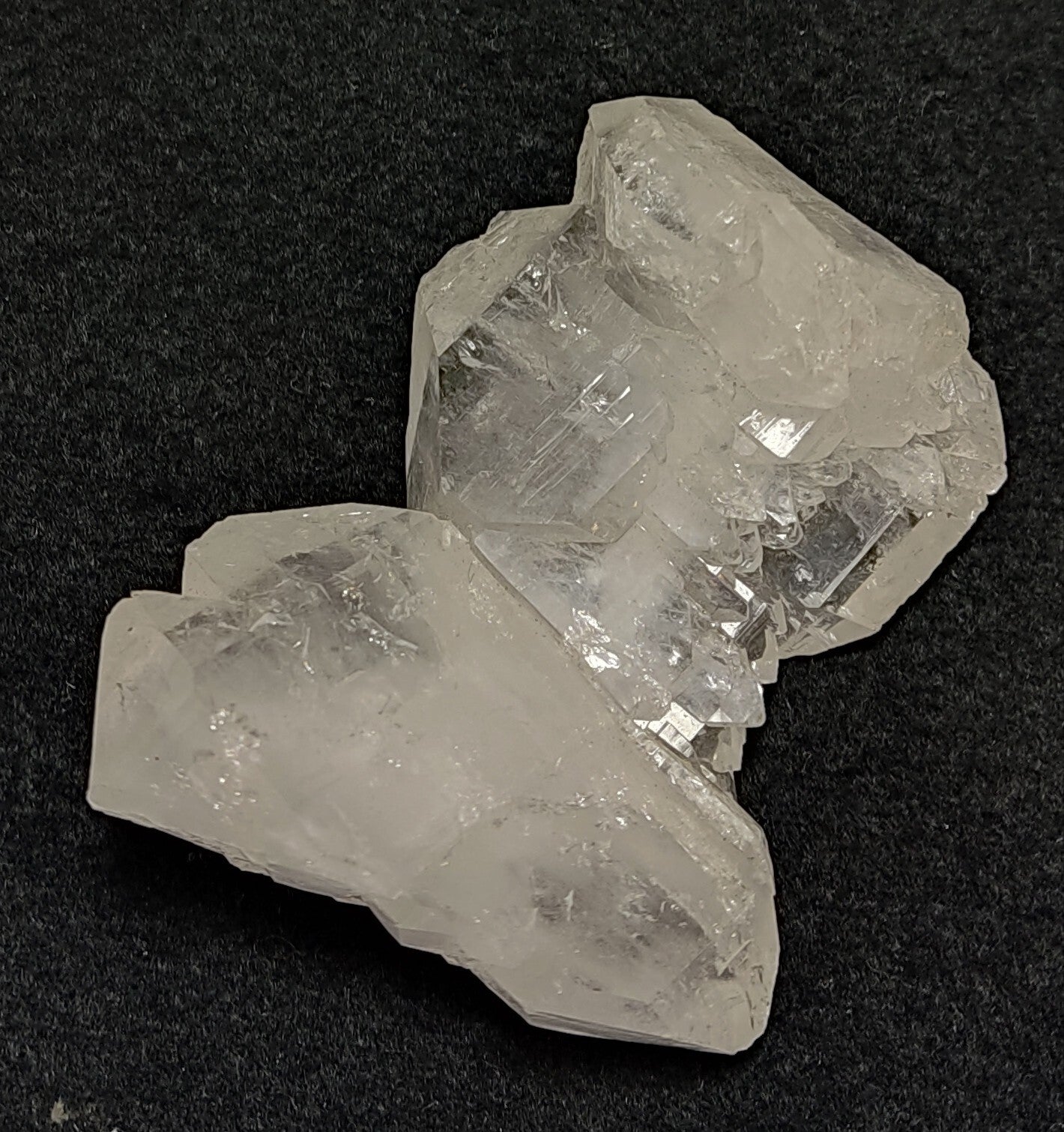 An Aesthetic terminated specimen of faden Quartz cluster 109 grams