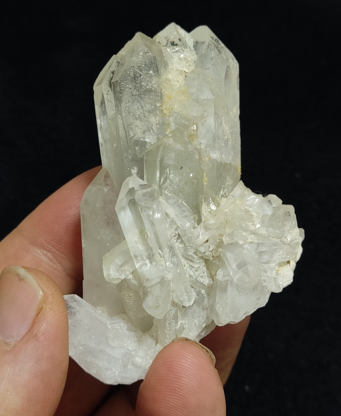 88 grams natural quartz crystal cluster