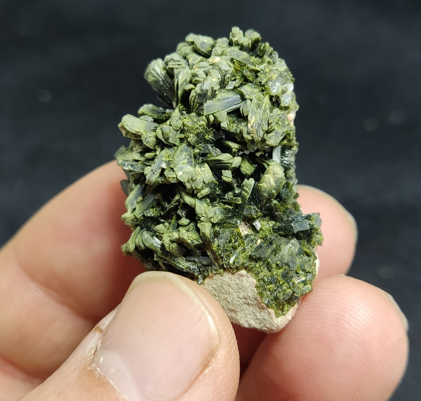 A very Aesthetic Natural beautifully terminated epidote specimen 20 grams