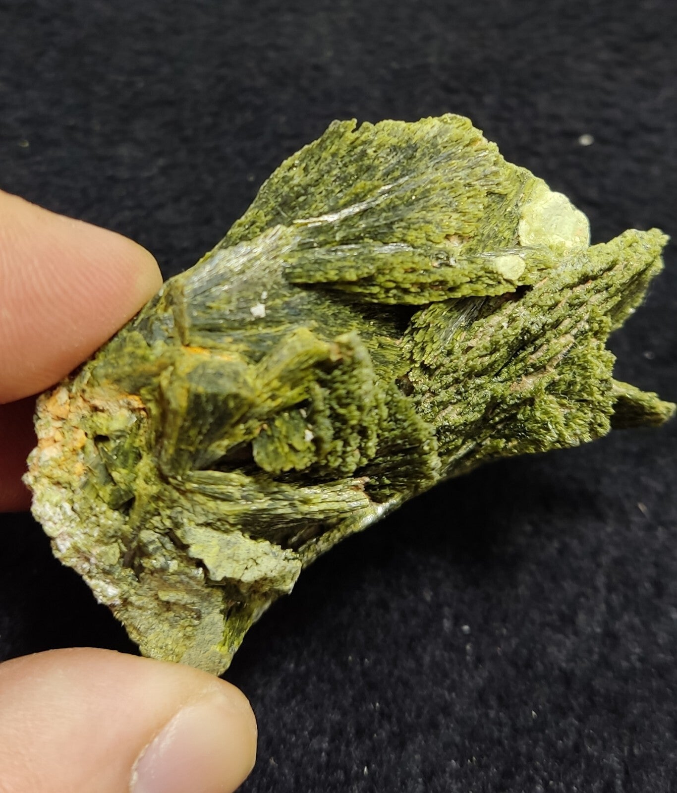 An aesthetic specimen of epidote crystal specimen 110 grams