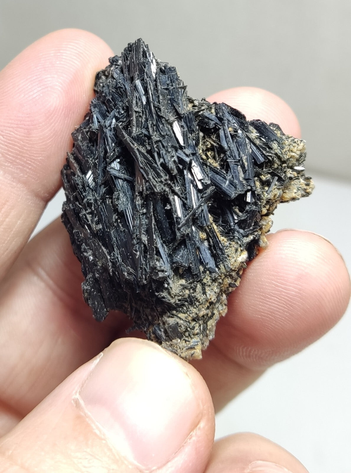 An aesthetic specimen of terminated aegirine crystals cluster 25 grams