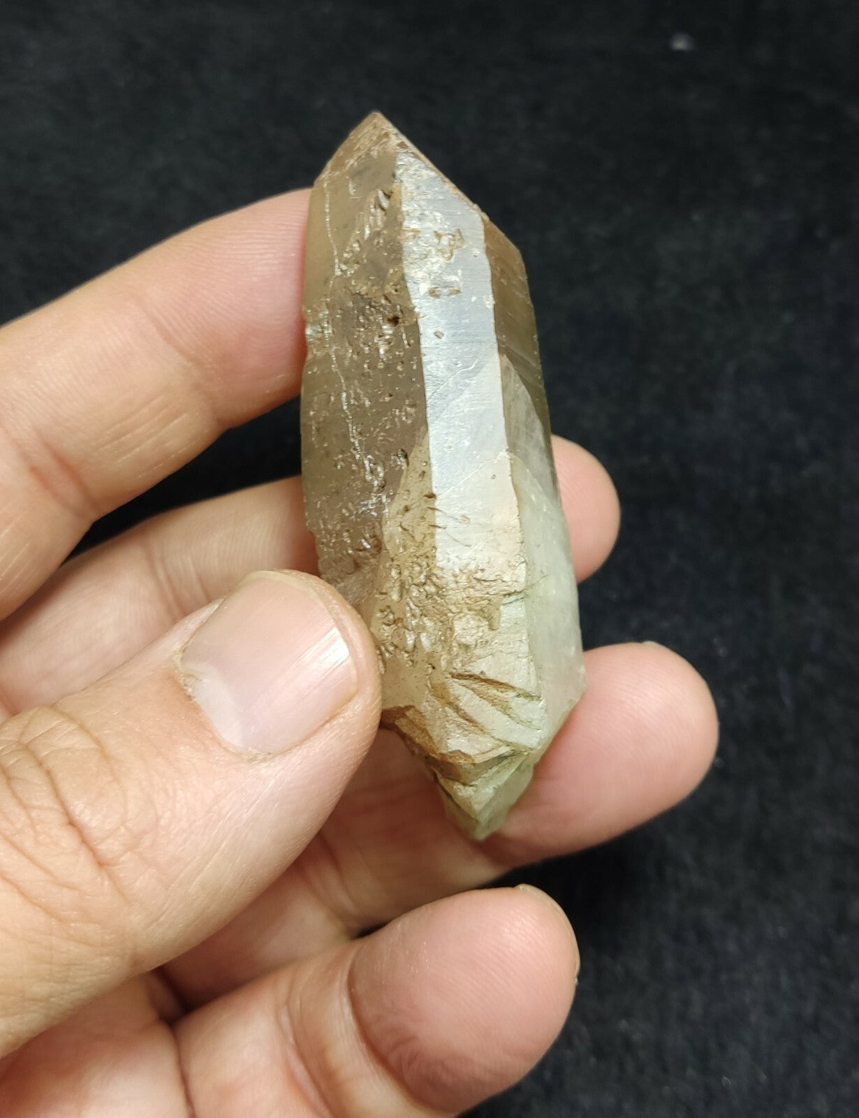 A very Aesthetic Natural beautifully terminated Chlorite Quartz crystal 56 grams