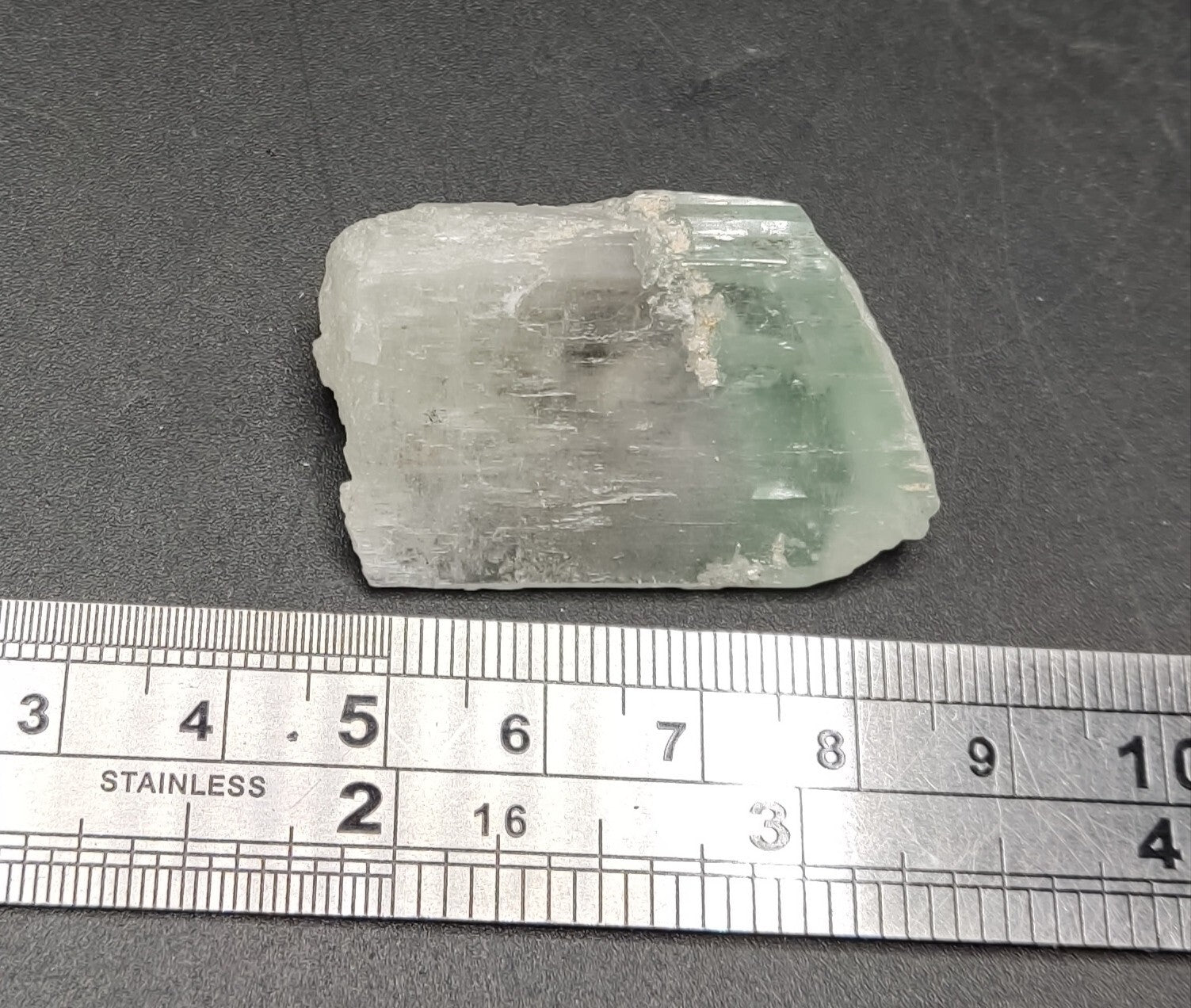An Aesthetic terminated spodumene floater crystal specimen 22 grams