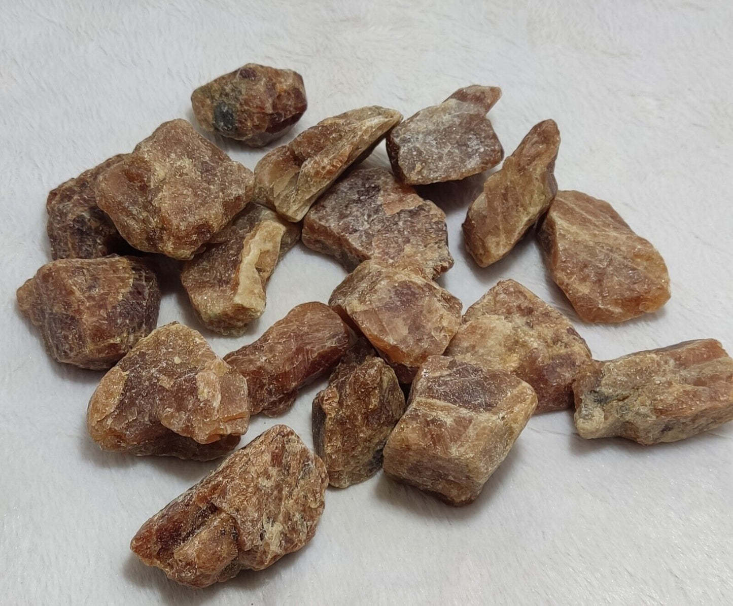900 grams lot of rough hessonite garnets