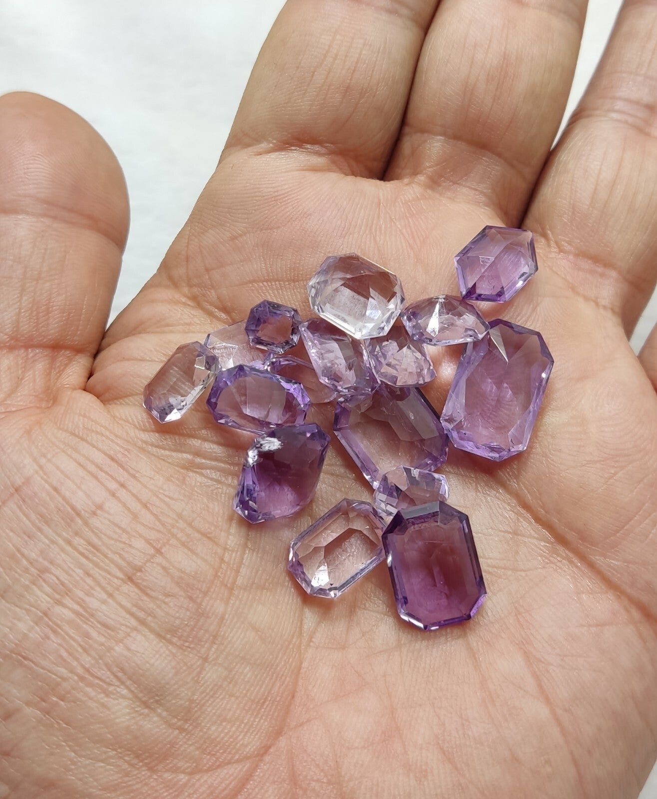 80 Carats Amethyst gemstones