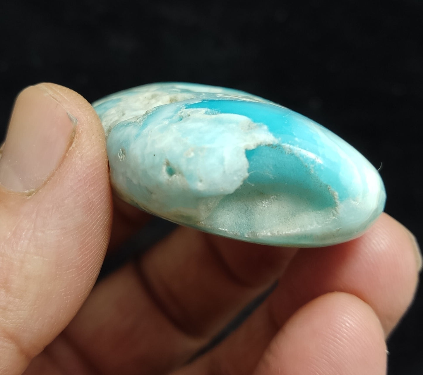 An amazing Blue color aragonite Palmstone 75 grams