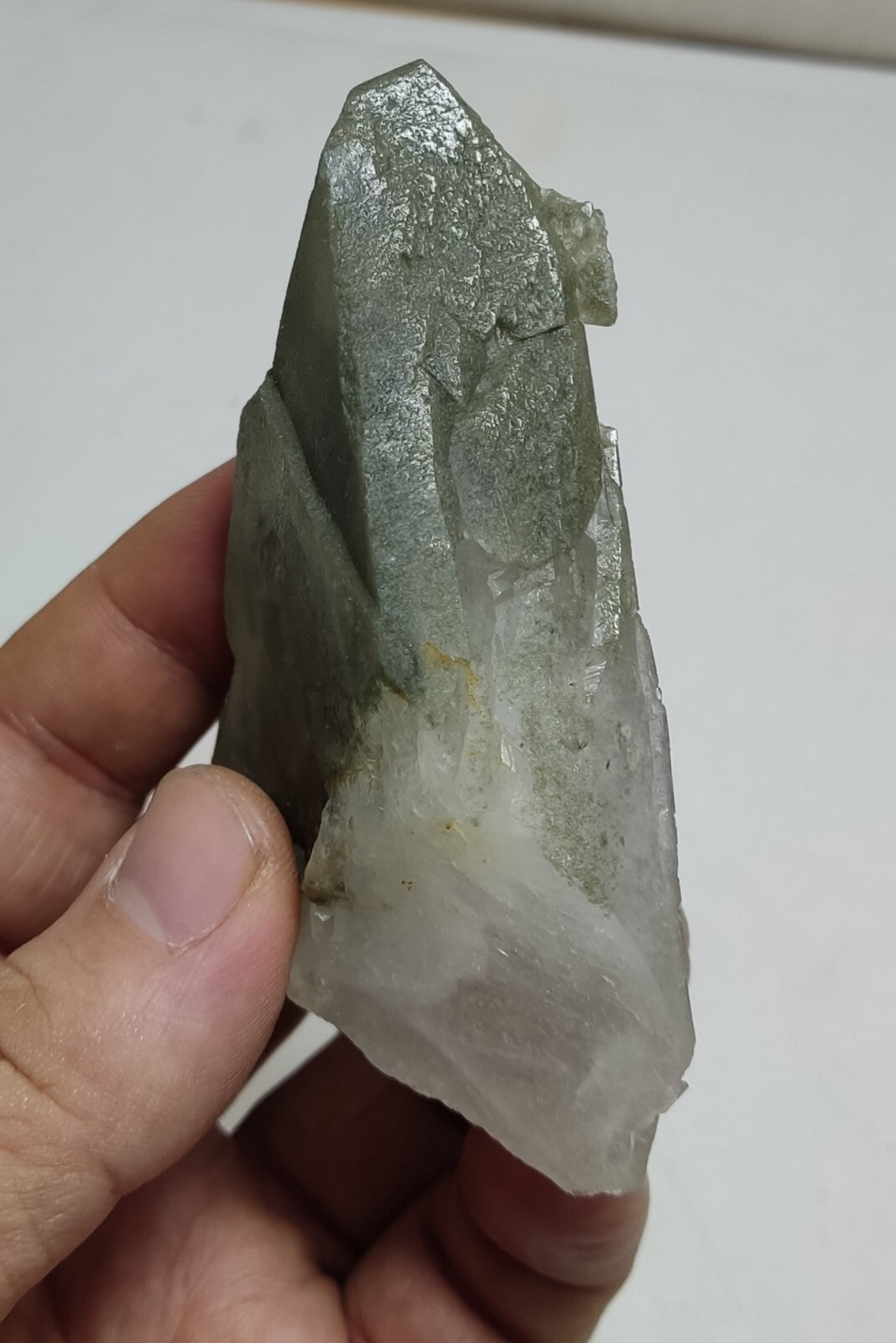 An Aesthetic Natural terminated quartz with Chlorite inclusions 155 grams