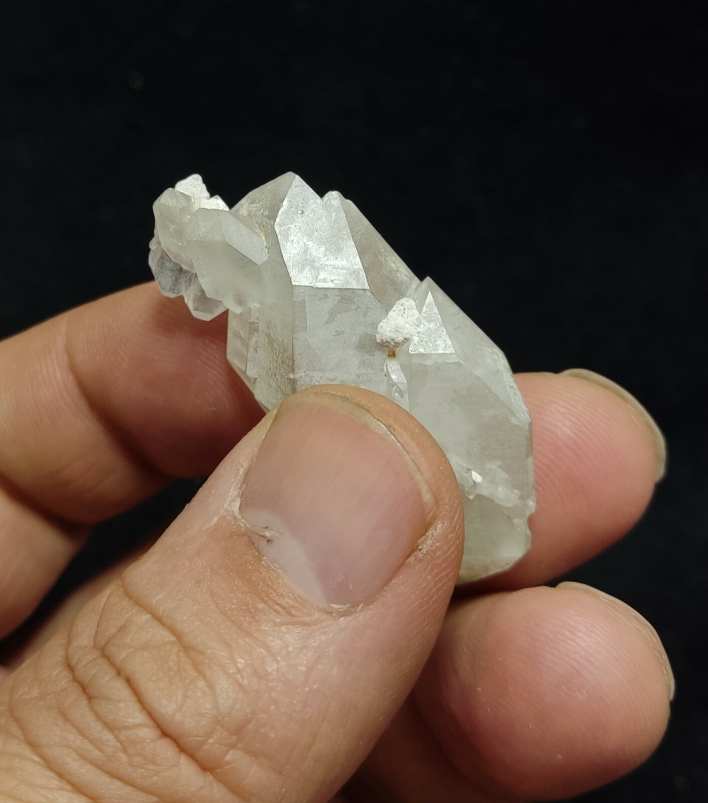 An amazing specimen of terminated faden Quartz crystal 14 grams