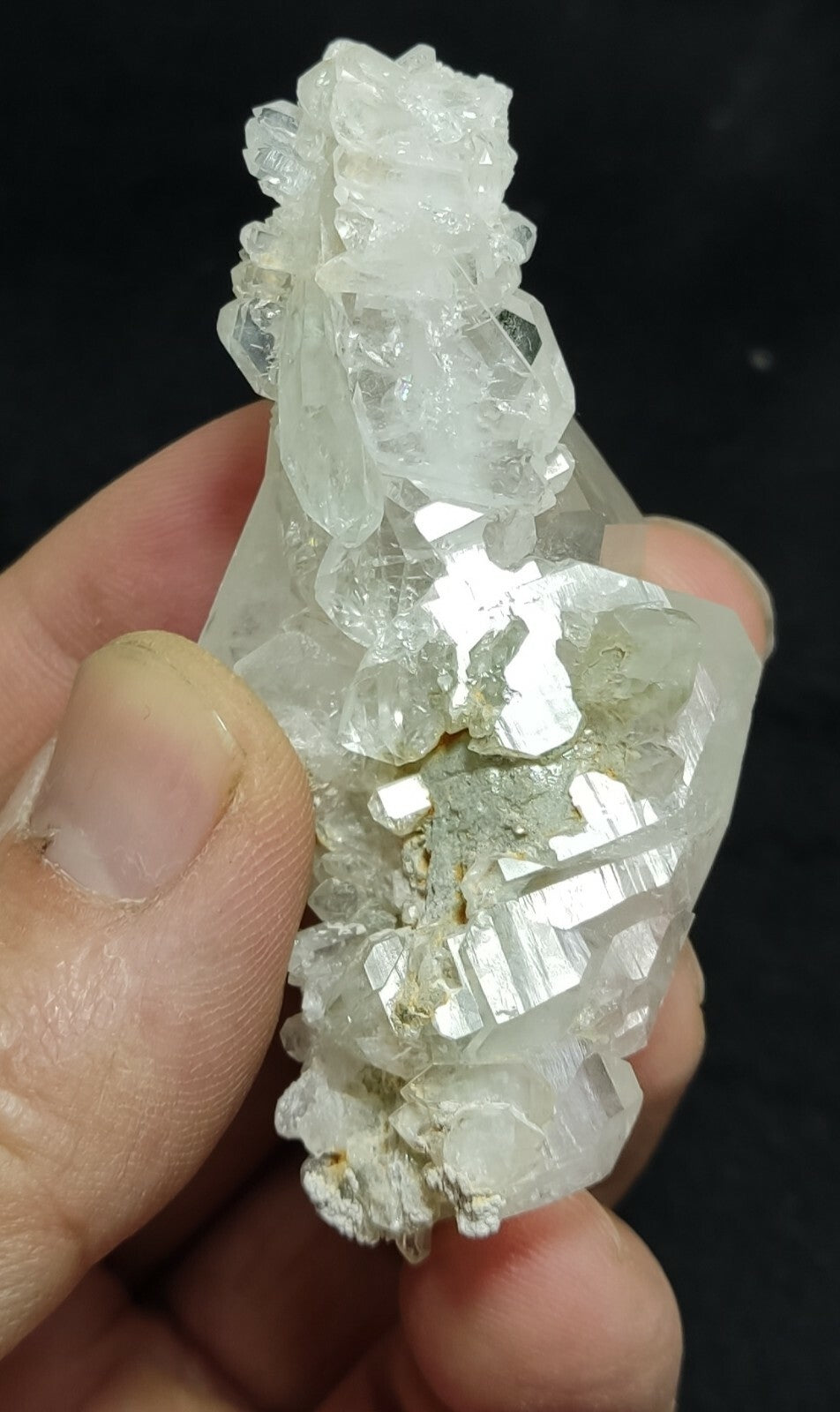 An amazing specimen of terminated faden Quartz crystal 45 grams