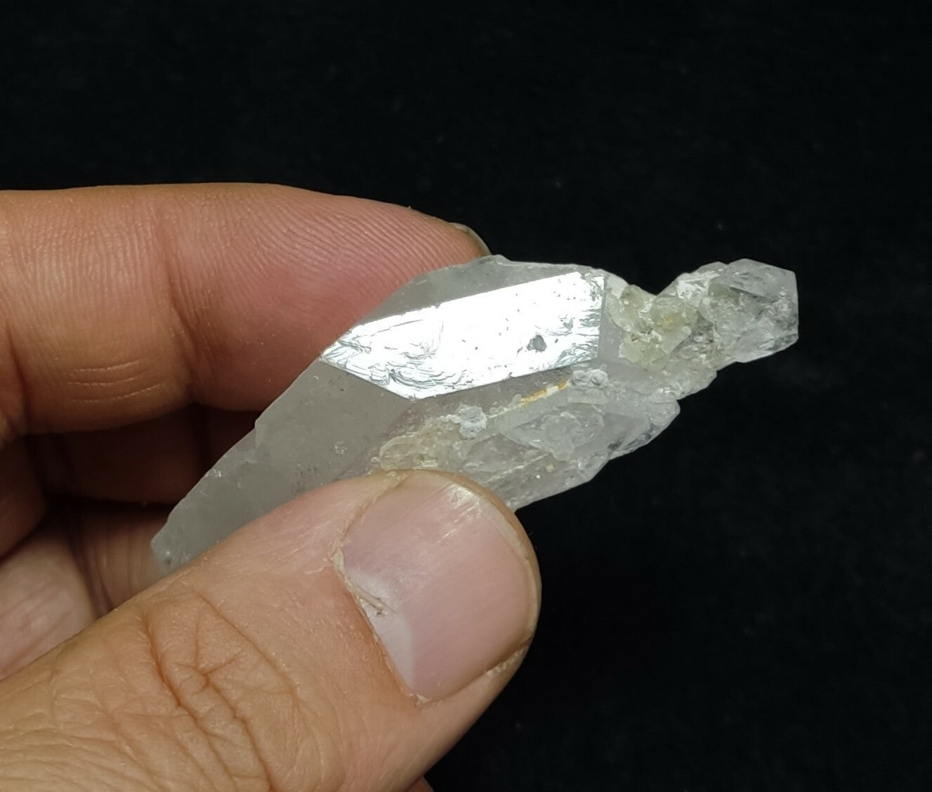 An amazing specimen of terminated faden Quartz crystal 26 grams