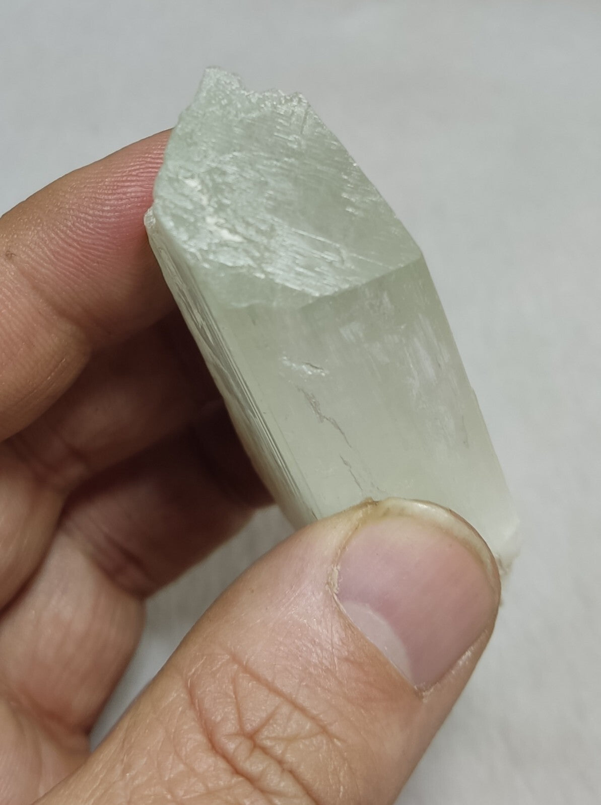An Aesthetic terminated spodumene floater crystal specimen 92 grams