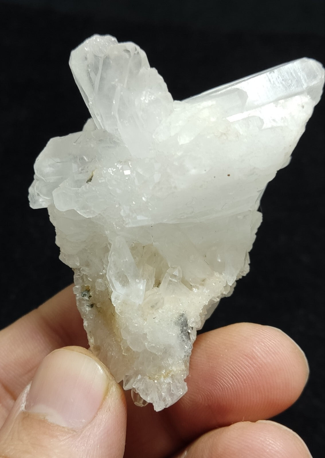 An Aesthetic terminated Quartz cluster 81 grams