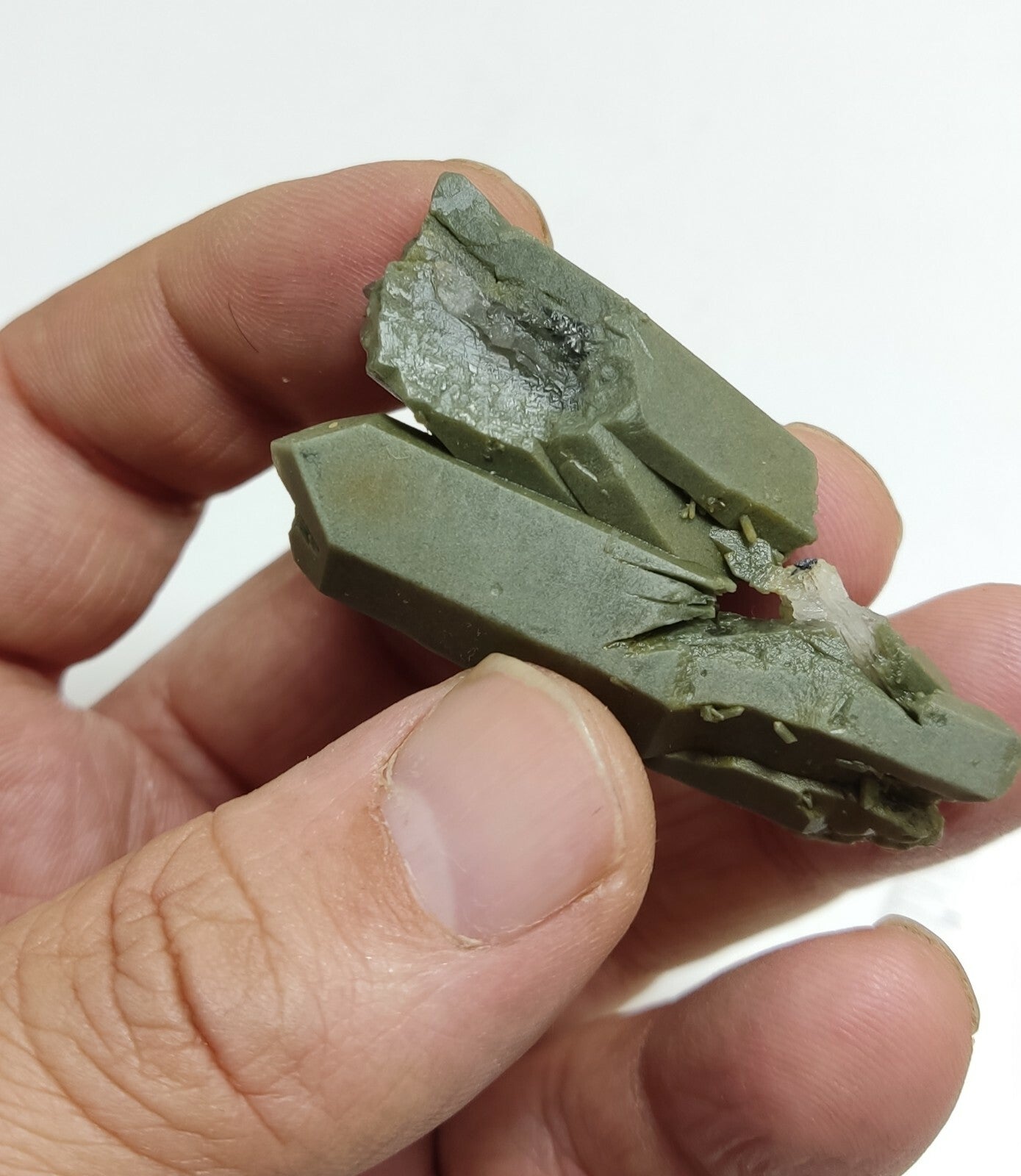 A very Aesthetic Natural beautifully terminated Chlorite Quartz crystal 20 grams