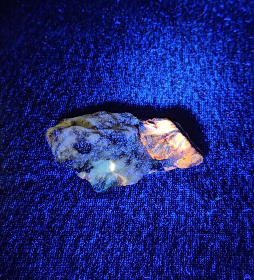 Blue Fluorescent Lazurite In Matrix 48 Grams