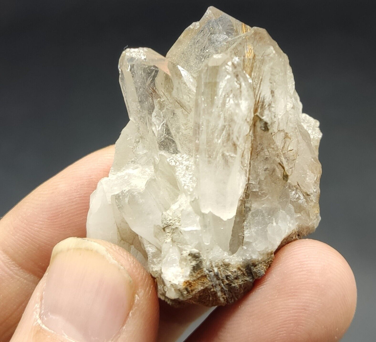 An Aesthetic specimen of rutiles included quartz crystal 41 grams