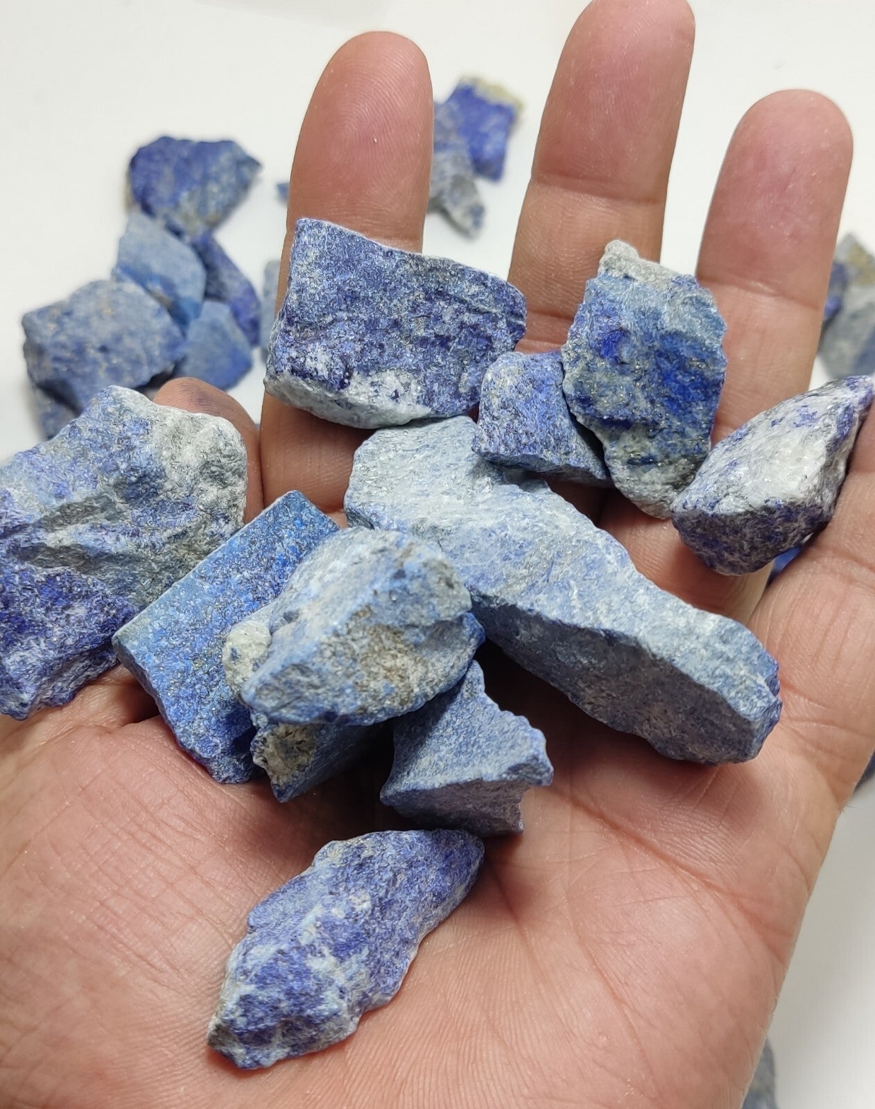 750 grams Natural Rough lapis lazuli