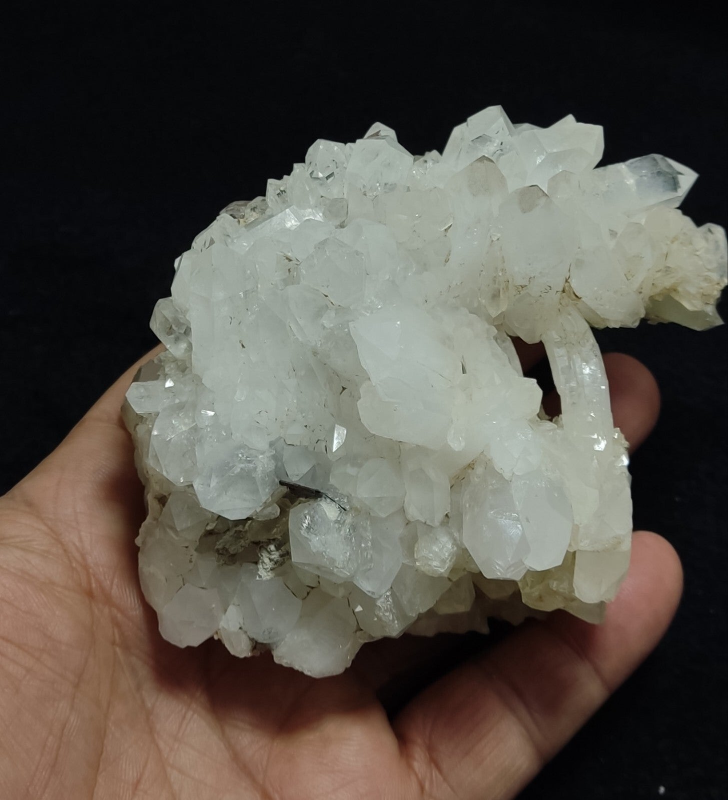 An Aesthetic terminated specimen of Quartz cluster with brookite 368 grams