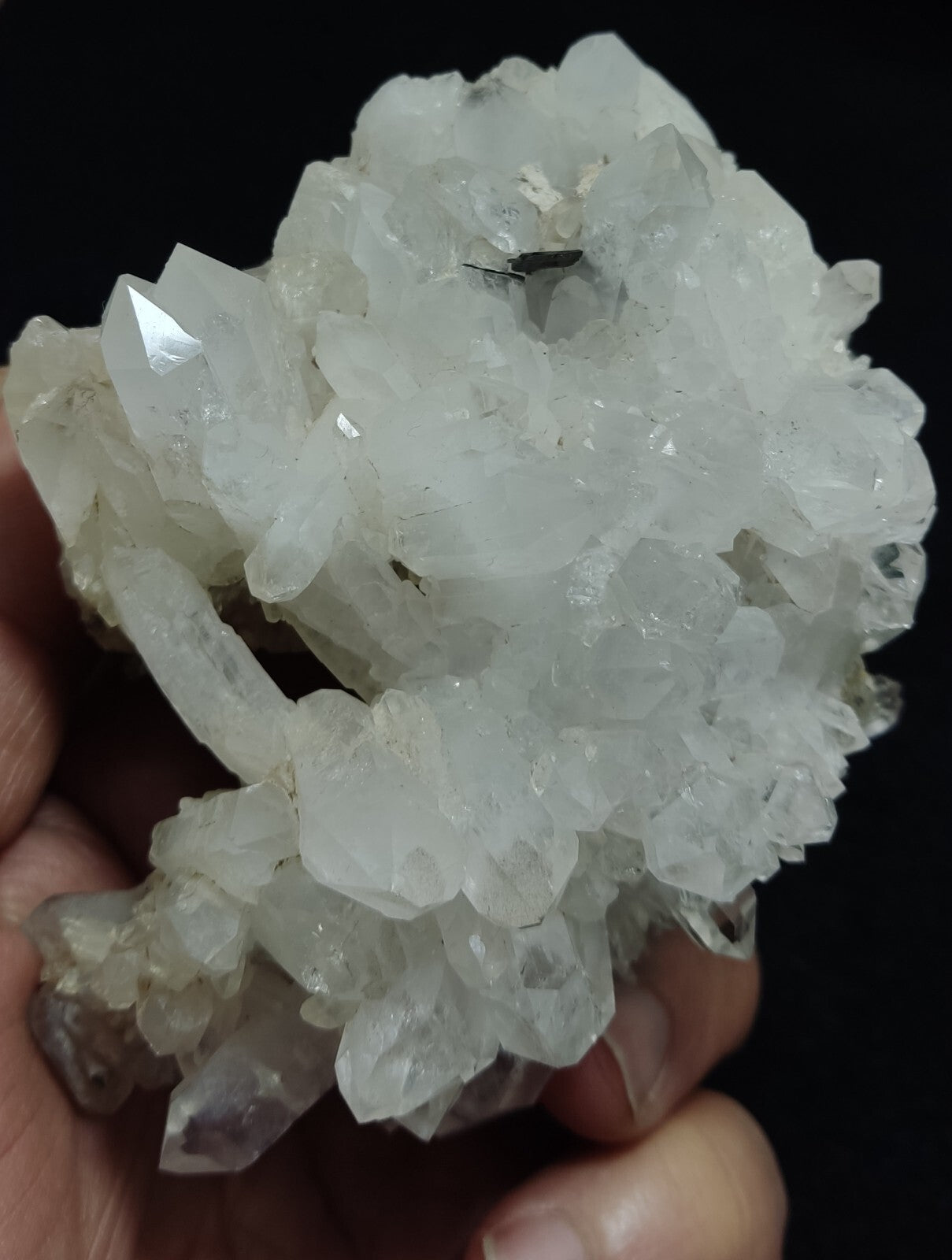 An Aesthetic terminated specimen of Quartz cluster with brookite 368 grams