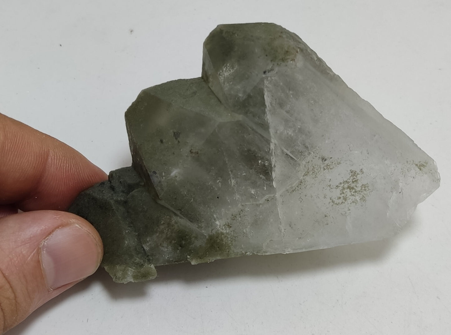 An Aesthetic Natural terminated quartz with Chlorite inclusions 155 grams