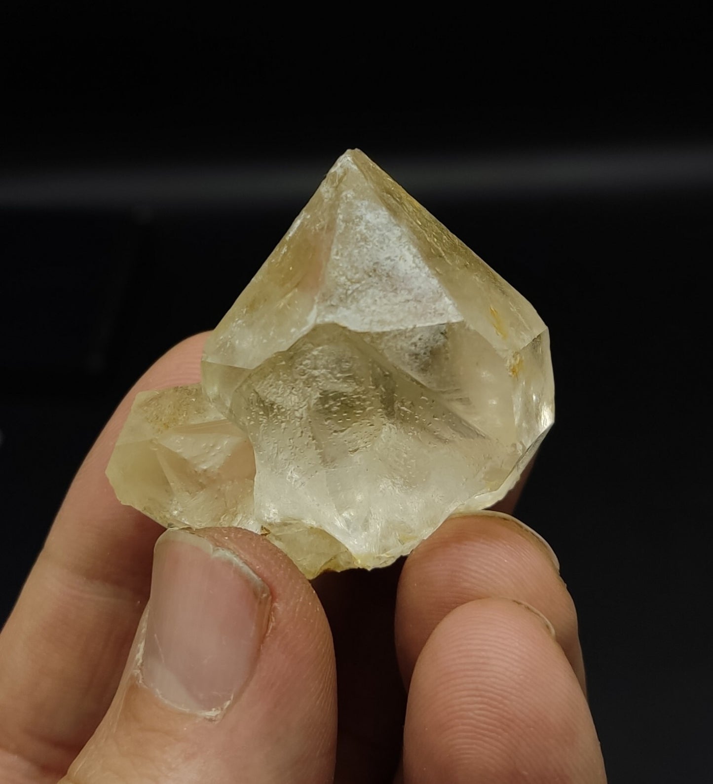 An Aesthetic terminated Quartz crystal specimen 46 grams