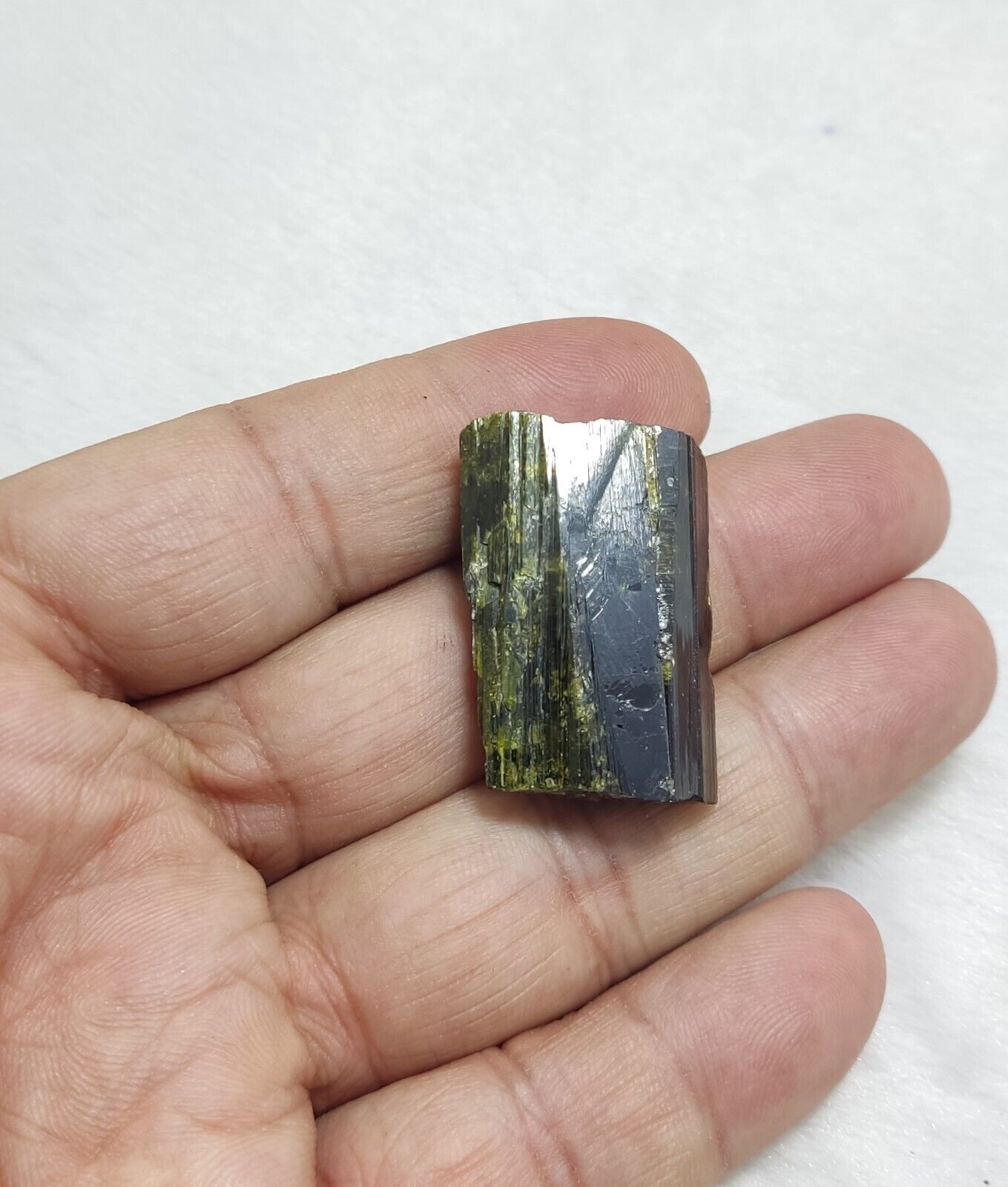 An Aesthetic specimen of epidote crystal 17 grams