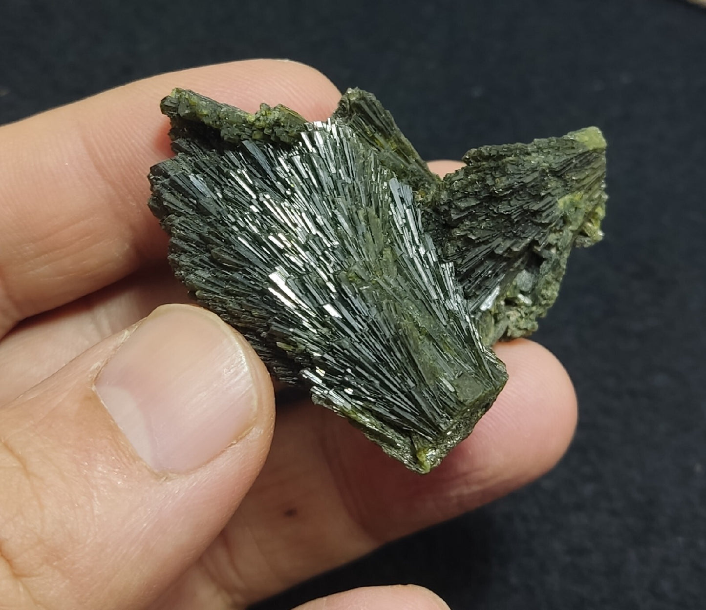 Single natural Epidote Crystal spray formations 39 grams