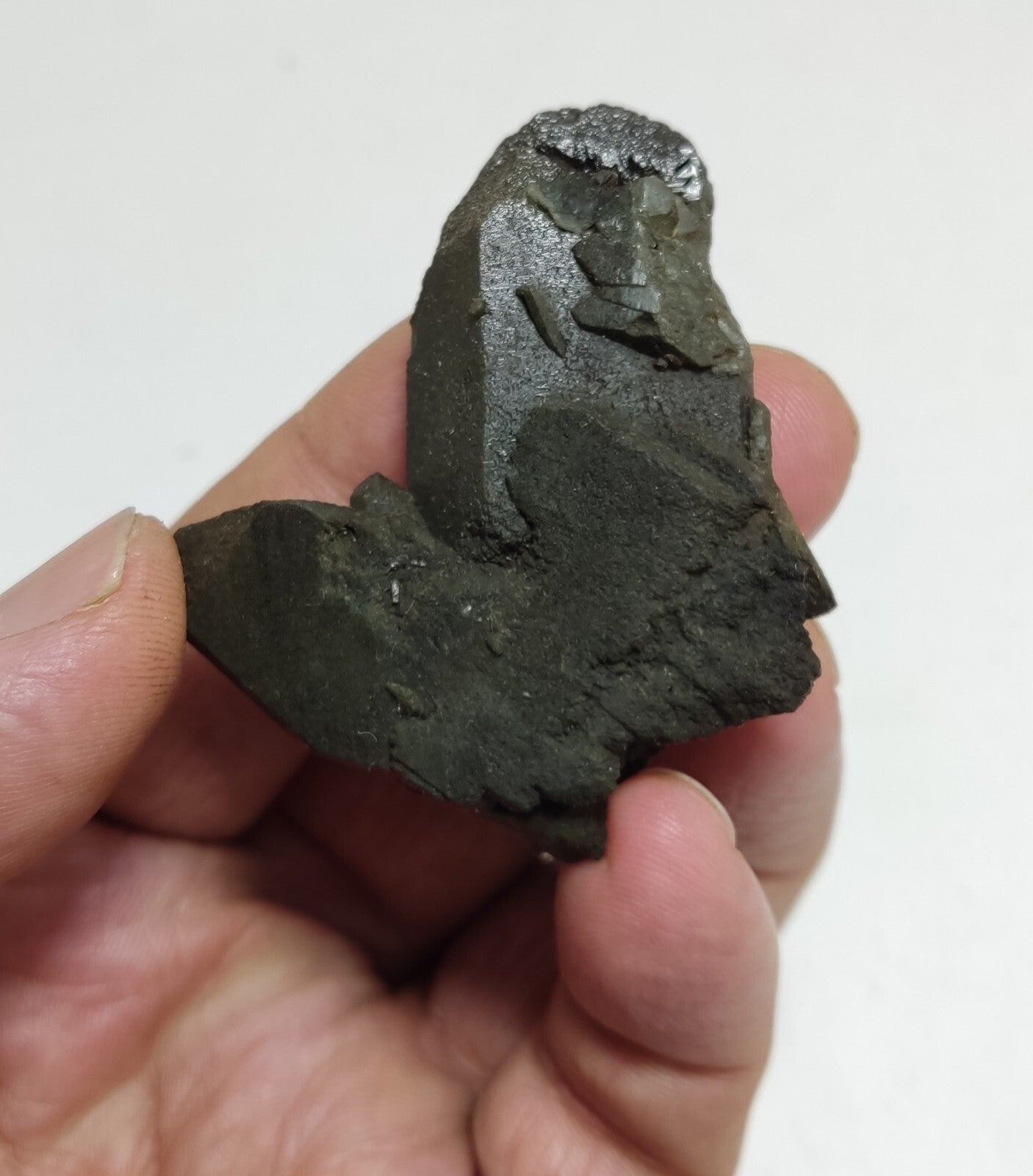 A very Aesthetic Natural beautifully terminated Chlorite Quartz crystal 36 grams