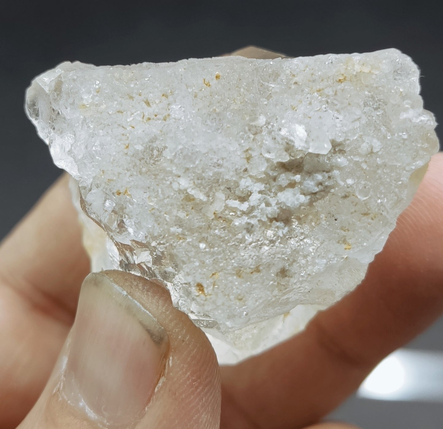 An Aesthetic terminated specimen of Quartz crystal 77 grams