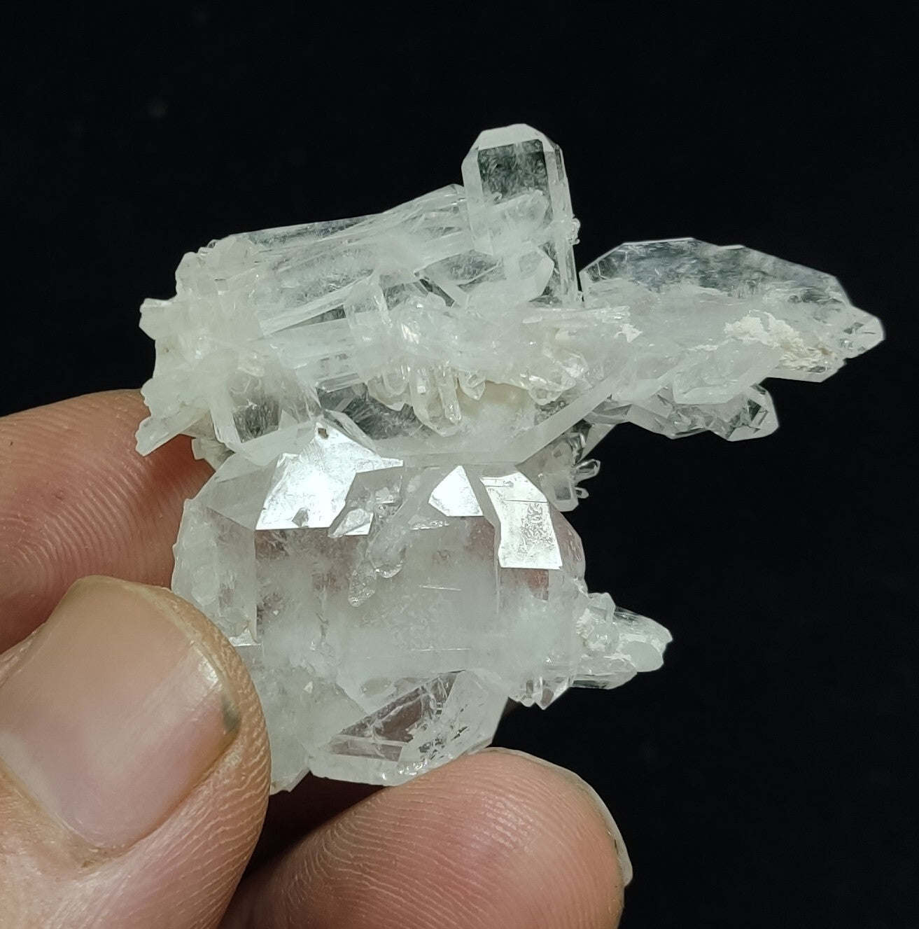 An Aesthetic terminated faden Quartz crystal specimen 18 grams
