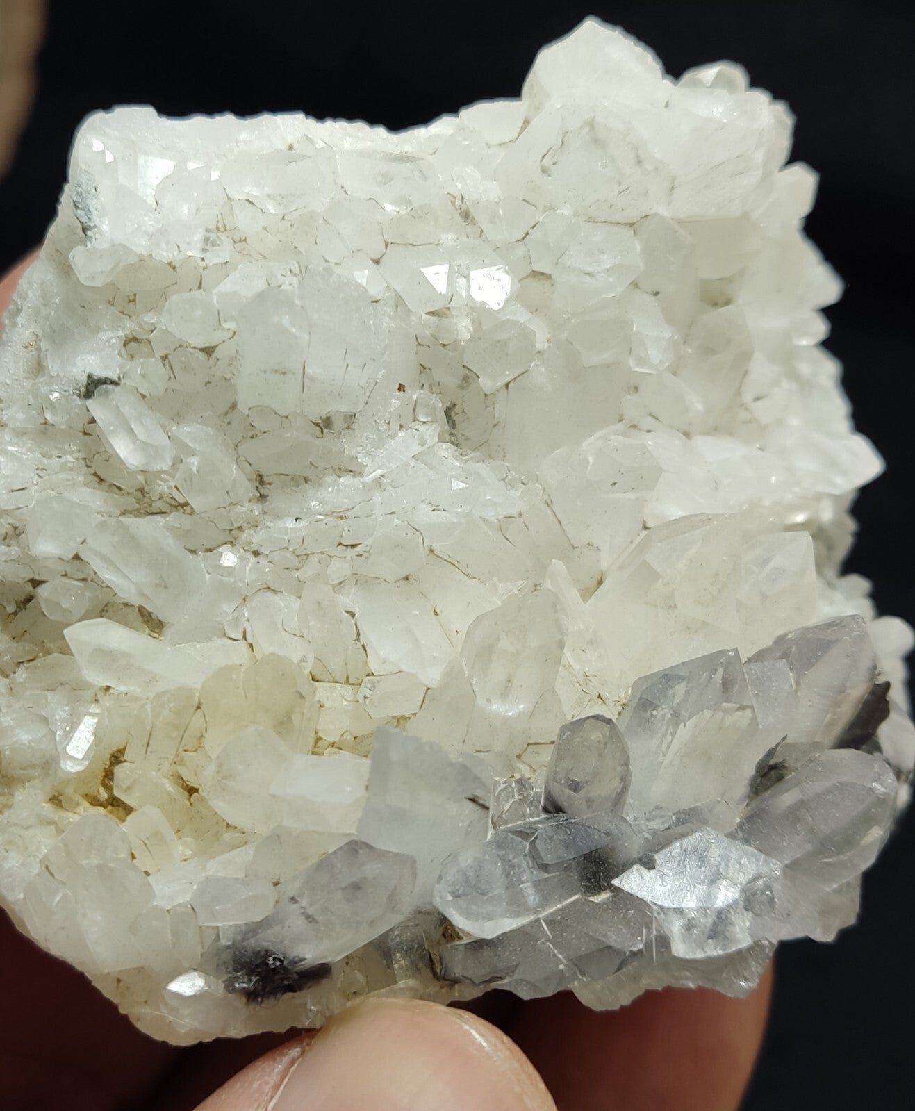 A very Aesthetic Natural terminated brookite Quartz cluster 161 grams