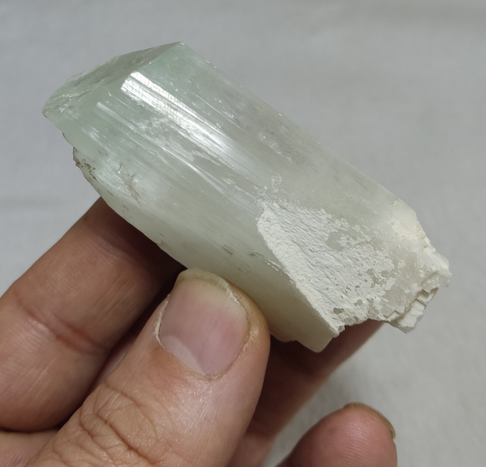 An Aesthetic terminated spodumene floater crystal specimen 92 grams