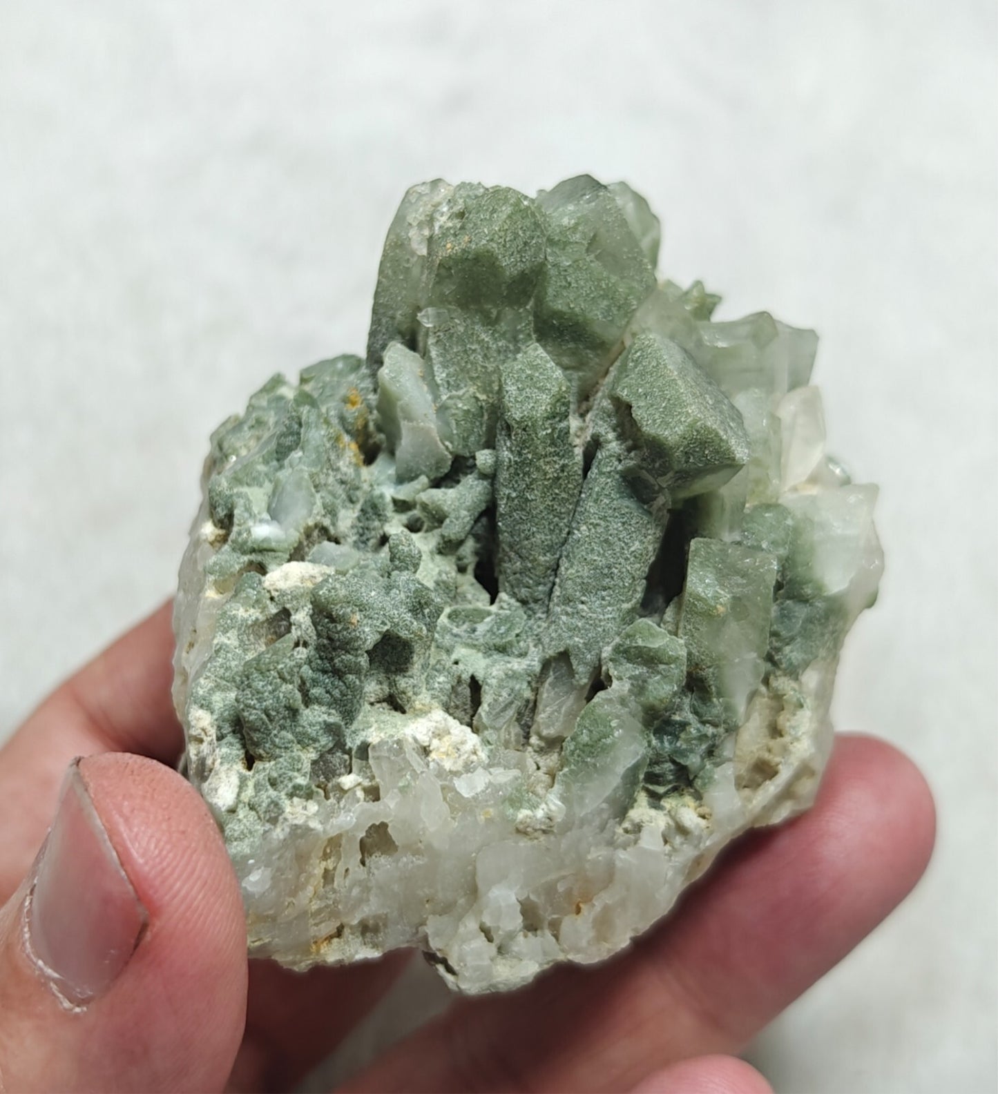 Natural beautifully terminated Chlorite Quartz crystals cluster 162 grams