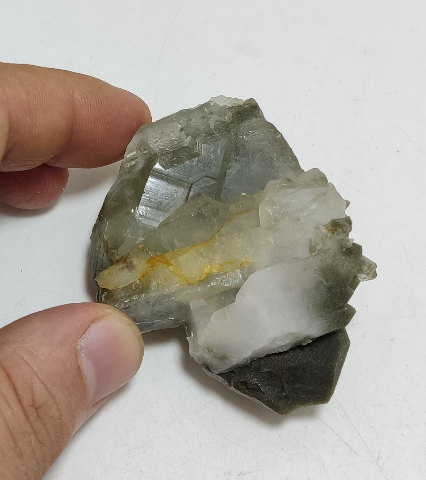 An Aesthetic Natural terminated quartz with Chlorite inclusions 82 grams