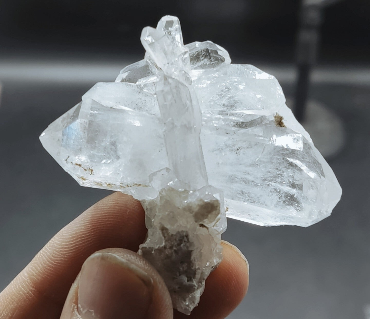 An Aesthetic terminated specimen of Quartz crystal 50 grams