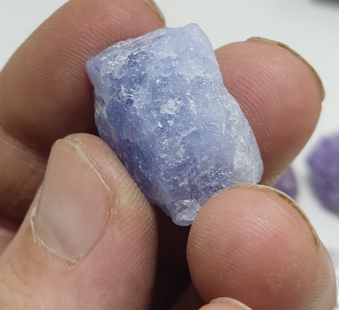 77 grams fluorescent Hackmanite