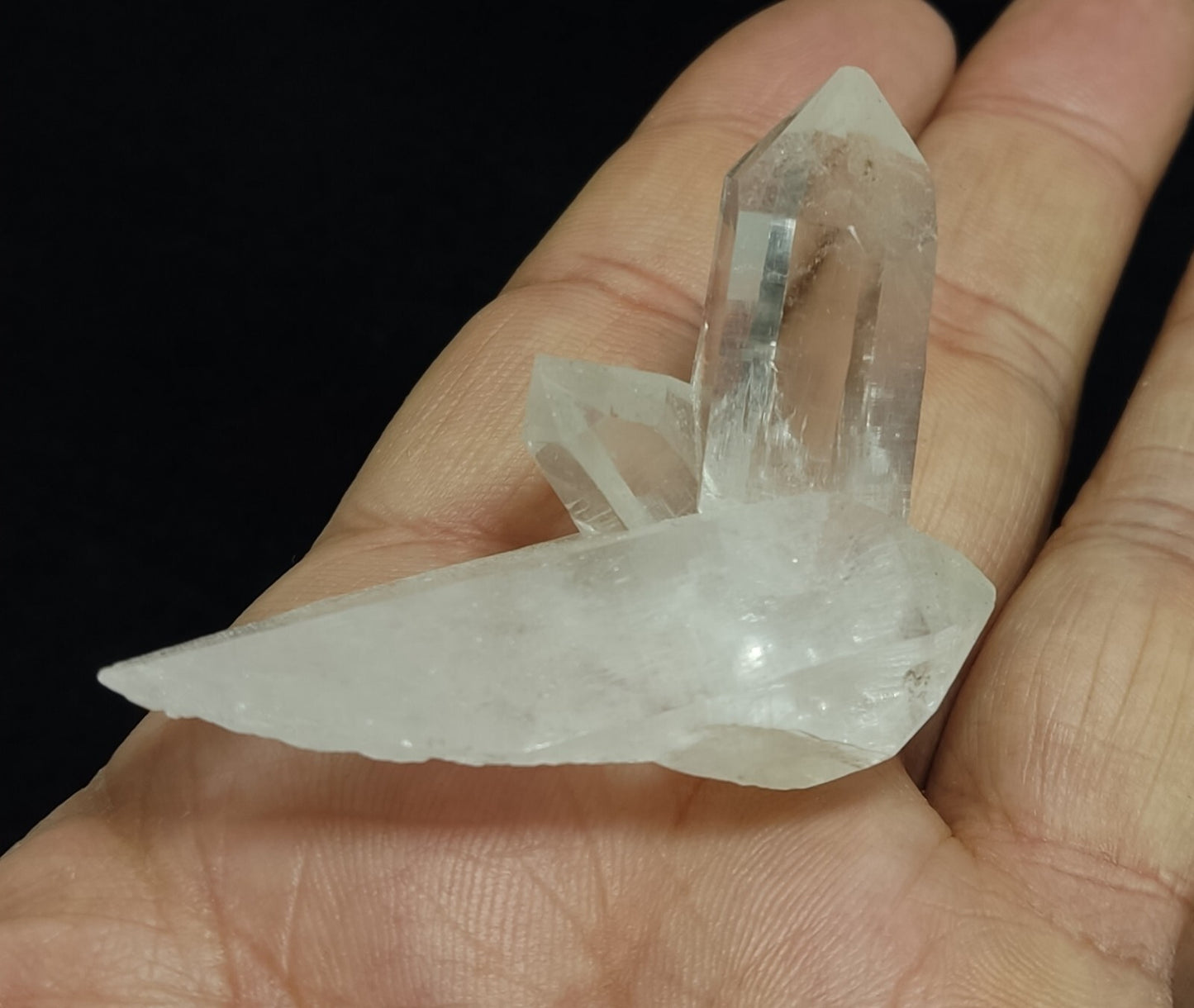 An Aesthetic Natural terminated clear Quartz 29 grams