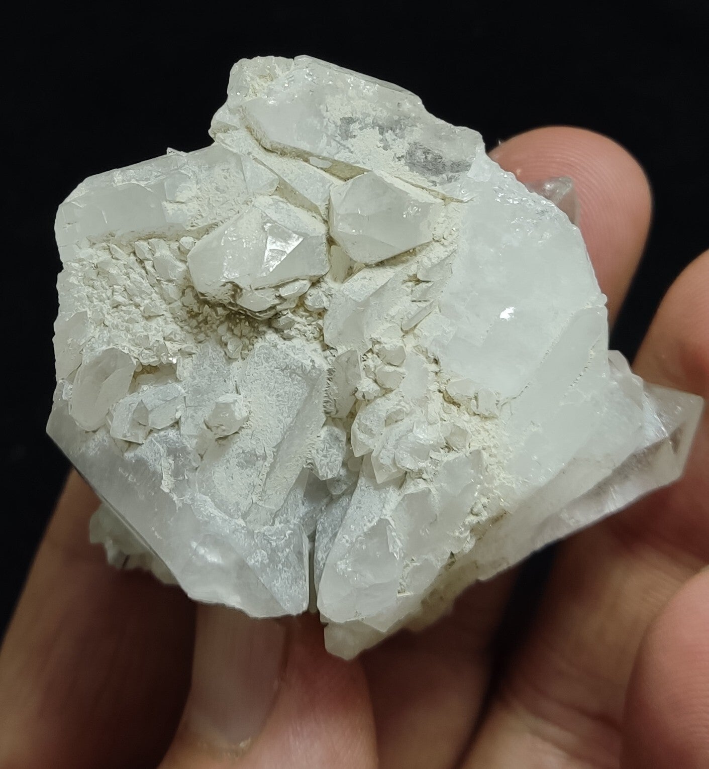 A very Aesthetic Natural terminated brookite Quartz cluster 85 grams