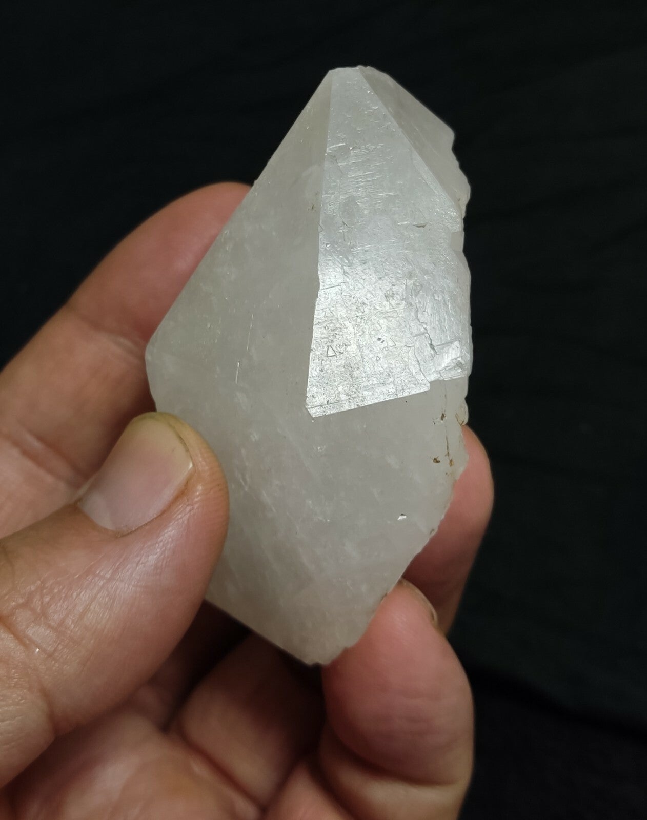 A very Aesthetic Natural beautifully terminated Quartz crystal 96 grams