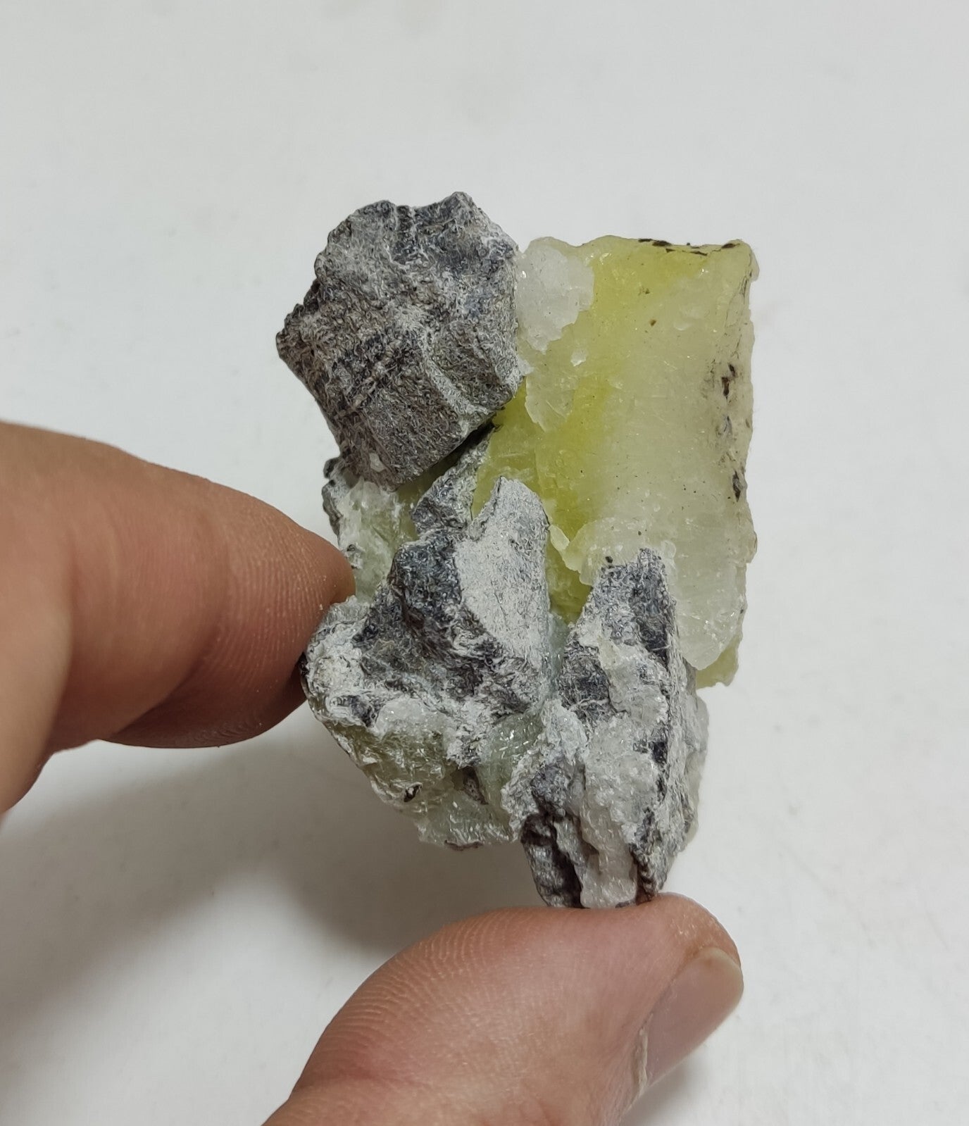 An Aesthetic Natural specimen of brucite with chromite 73 grams