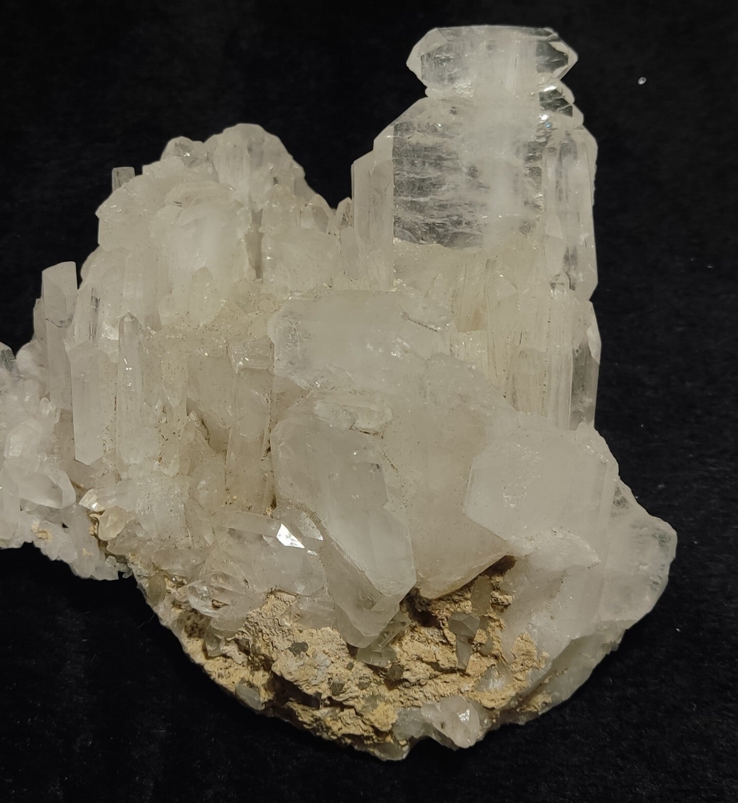 An Aesthetic Specimen Of Faden Quartz Cluster 295 grams