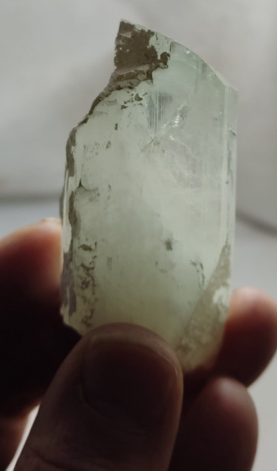 An Aesthetic terminated spodumene floater crystal specimen 92 grams
